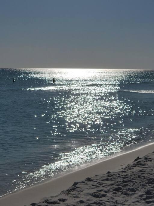 “Sandprints” Destin Buitenkant foto